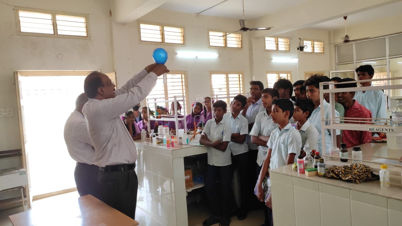 CONDUCTED SCHOOL TO LAB The Department of Chemistry of our college conducted 'School to Lab' programme,