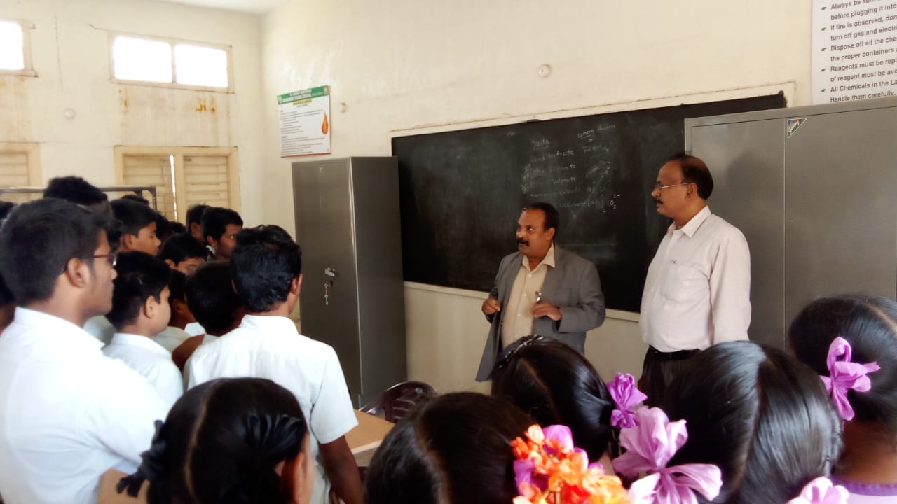 CONDUCTED SCHOOL TO LAB The Department of Chemistry of our college conducted 'School to Lab' programme,